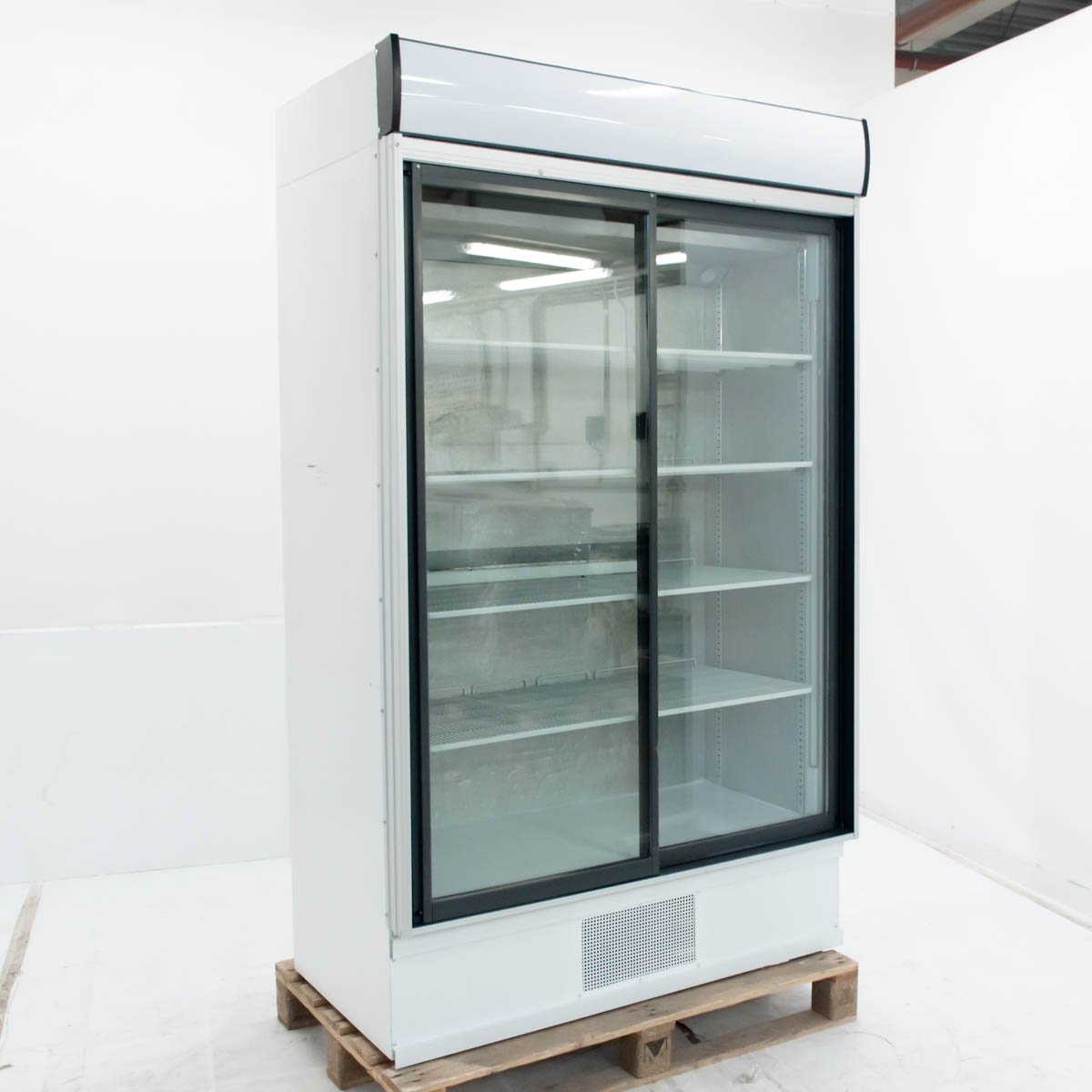 Шкаф холодильный Caravell 803