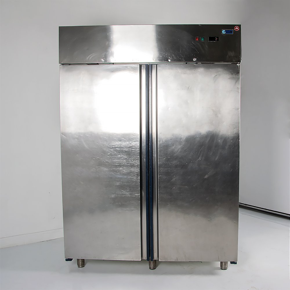 Шкаф холодильный Isa GE 1400 
